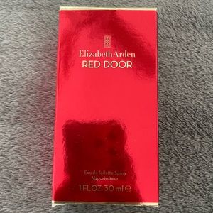 Red door toilette spray